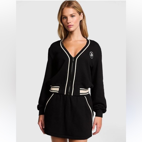 PINK Victoria's Secret Jackets & Blazers - PINK by Victoria Secret 
Ivy Fleece Front-Zip Cardigan